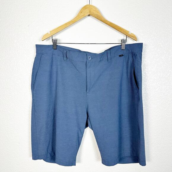 Travis Mathew Mens Beck Golf Shorts 10” in Vintage Indigo Blue Size 40 - Picture 1 of 11